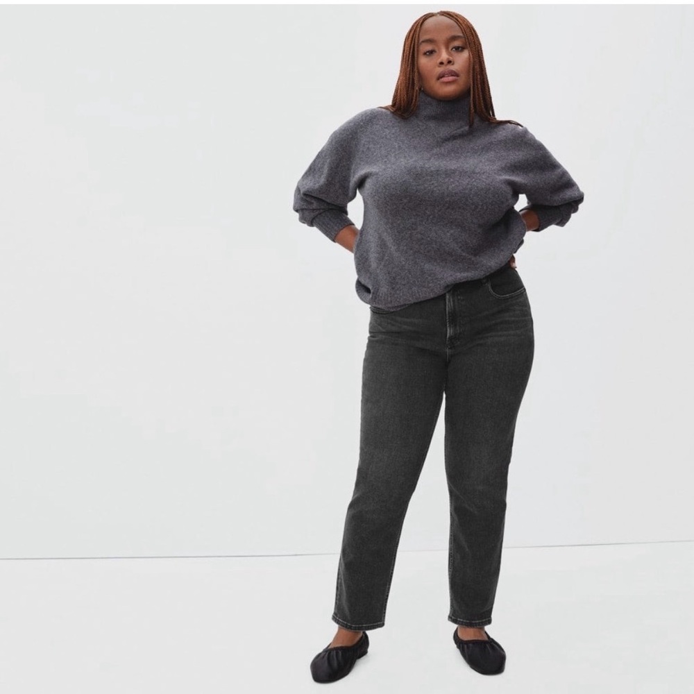 Everlane The Curvy Cheeky Straight Jean 29 Crop - charcoal